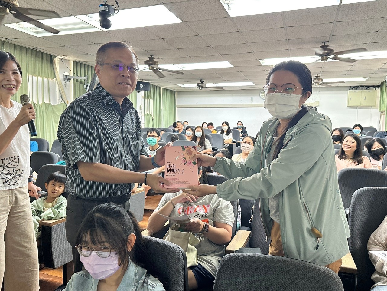 LINE_ALBUM_20241026愛的充電站親職講座（3C教養不迷網）_241028_46.jpg